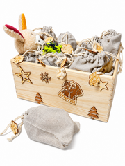 Personalisierte Adventskalender-Kiste mit 24 Baumwollbeuteln
